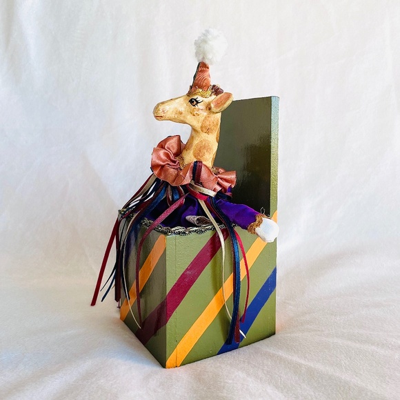 Katherine’s Collection Vintage Giraffe Music Box By Wayne Kleski - Picture 4 of 16
